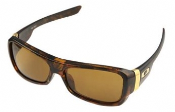 OAKLEY  